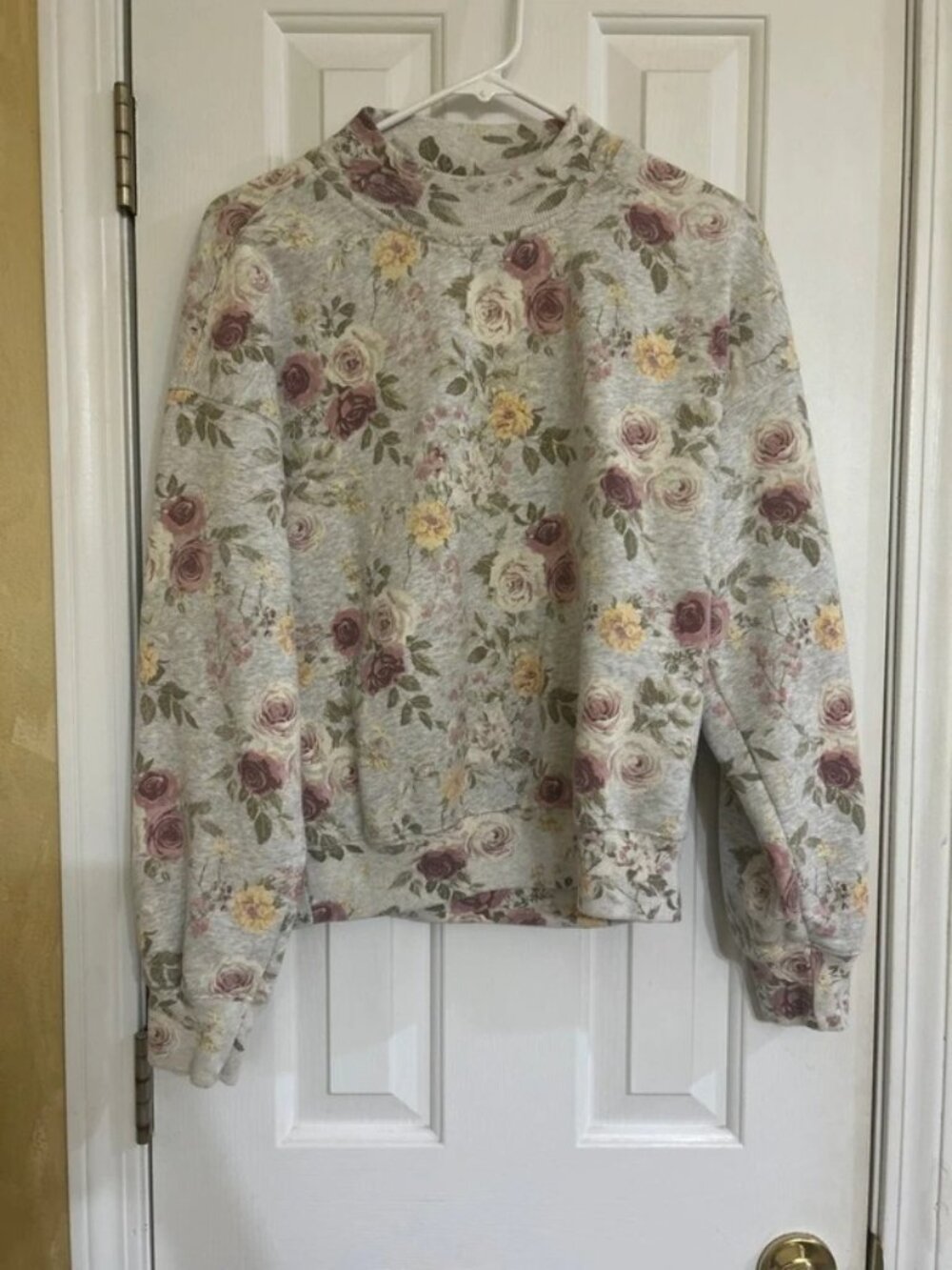 Floral Vintage-Inspired Crew Neck Sweatshirt Women’s XS